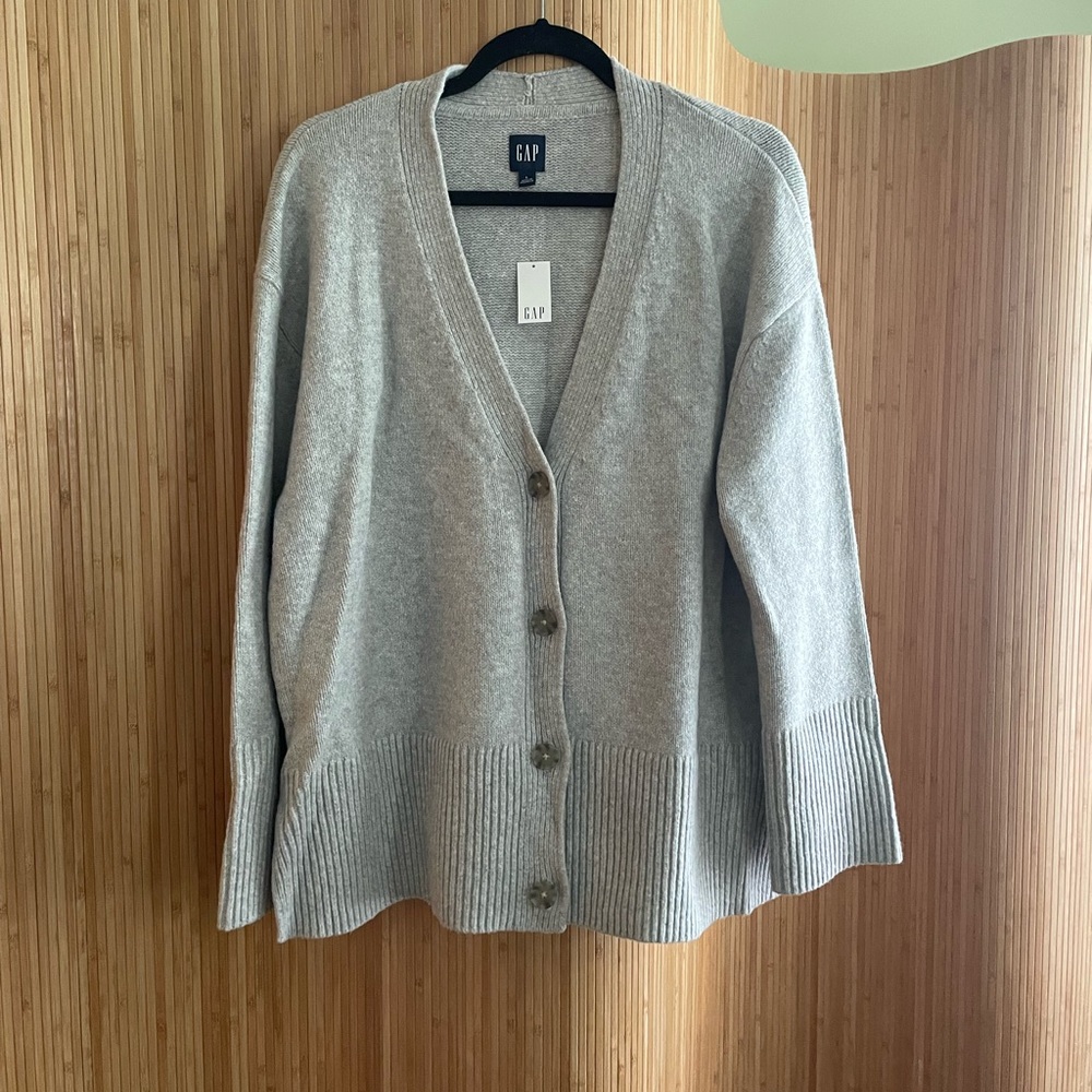 GAP grey cardigan